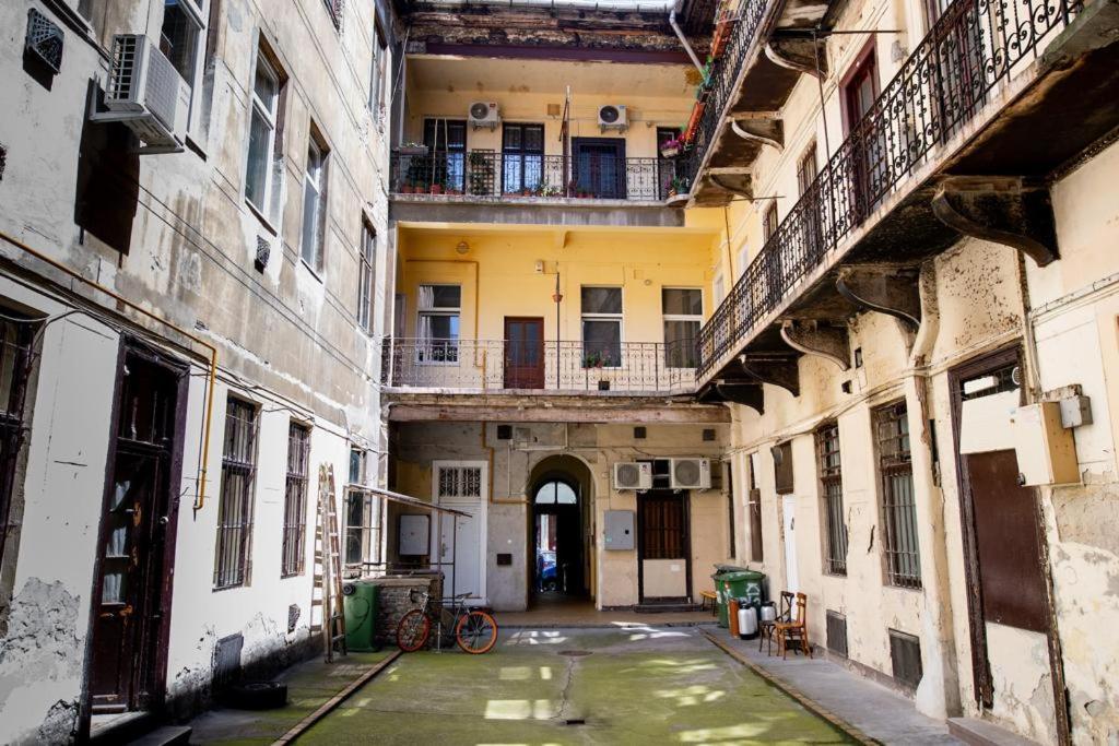 Studio Apartment Next To Famous Party House A38 Budapest Esterno foto