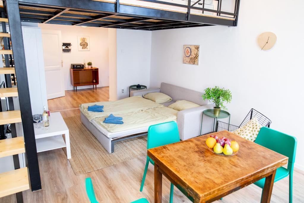 Studio Apartment Next To Famous Party House A38 Budapest Esterno foto